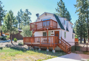 Five Pines - Beautifully remodeled gambrel cabin with Hot Tub and Fenced Yard!